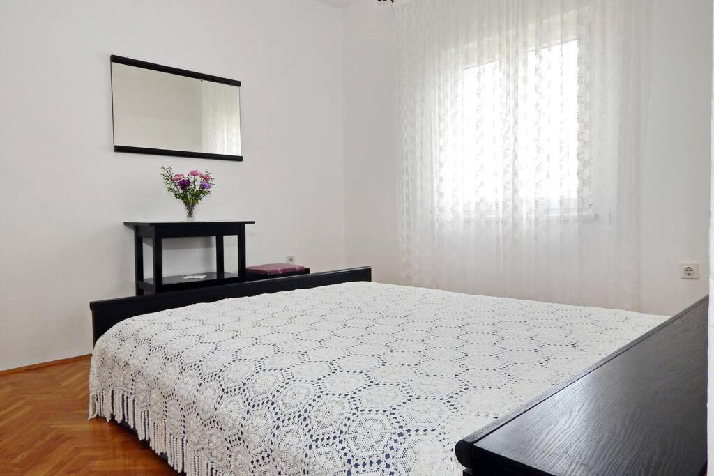 Apartment Eli Паг Экстерьер фото